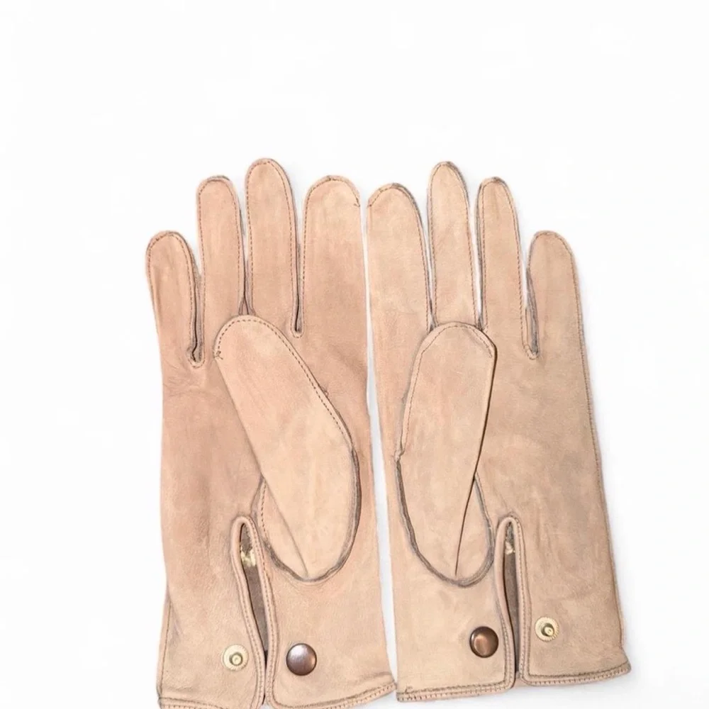 Vintage 1960s 1970s Lambskin Gloves Made in Czechoslovakia Women’s M 7.5 Button